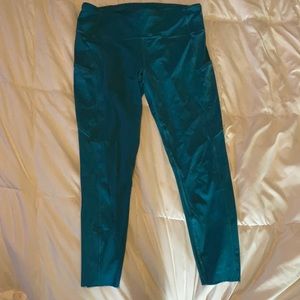 Fast and free teal lululemon leggings.